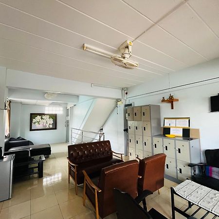 Patone Hostel Ayutthaya Bagian luar foto