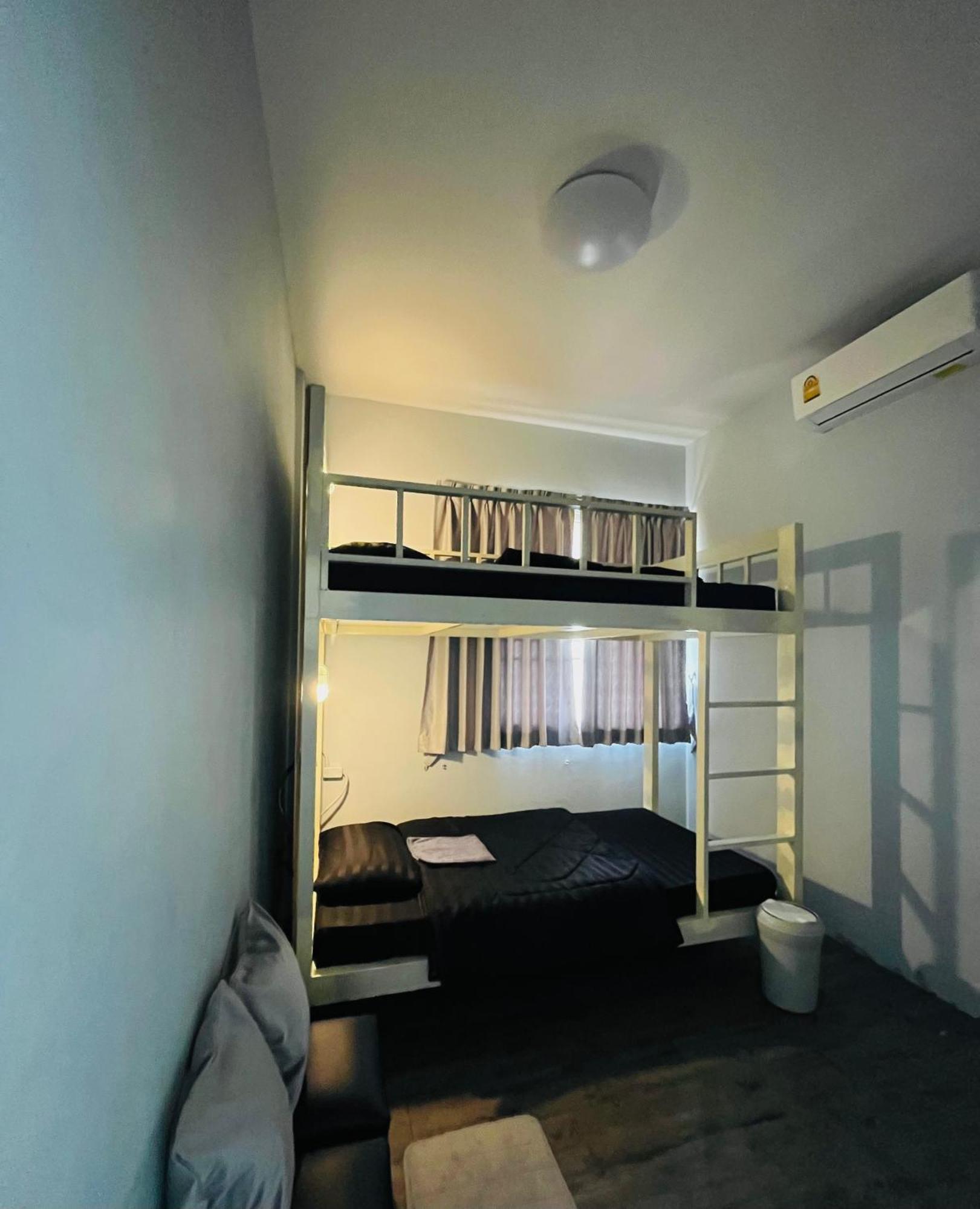 Patone Hostel Ayutthaya Bagian luar foto