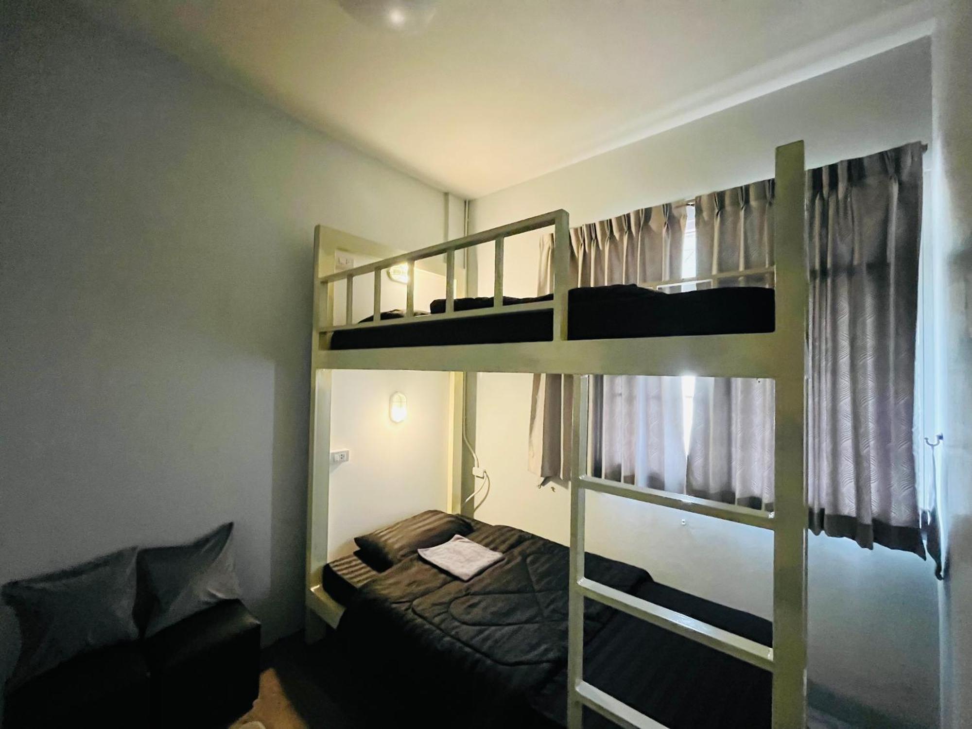 Patone Hostel Ayutthaya Bagian luar foto